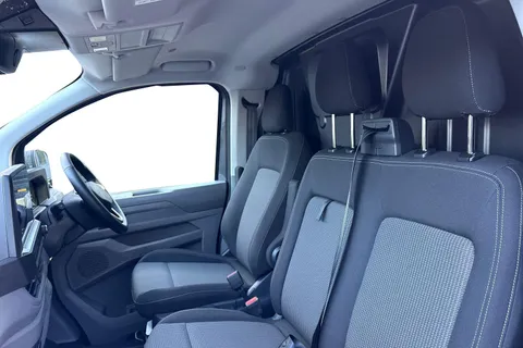 PF75AUV Volkswagen Transporter 2.0 TDI 170 Commerce Pro Van Auto Thumbnail #10