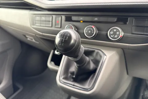 PJ74NXP Volkswagen Transporter 2.0 TDI 110 Highline Van Thumbnail #19