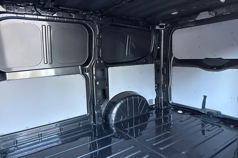 PF75AUV Volkswagen Transporter 2.0 TDI 170 Commerce Pro Van Auto Thumbnail #13