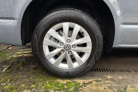 PJ74NXP Volkswagen Transporter 2.0 TDI 110 Highline Van Thumbnail #21