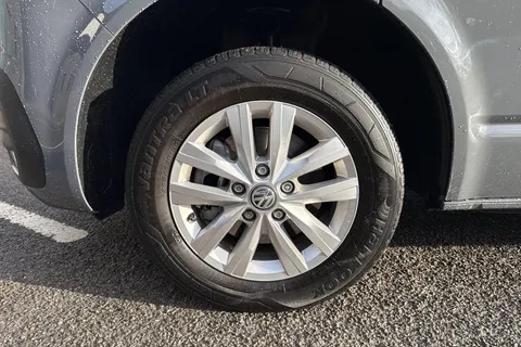 PJ74NXP Volkswagen Transporter 2.0 TDI 110 Highline Van Thumbnail #23