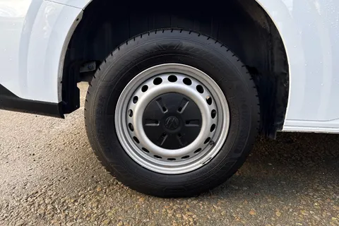 PN25OXZ Volkswagen Transporter 2.0 TDI 150 Commerce Plus Van Thumbnail #21