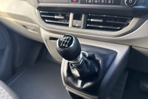 PJ75YDH Volkswagen Transporter 2.0 TDI 110 Commerce Pro Van Thumbnail #19