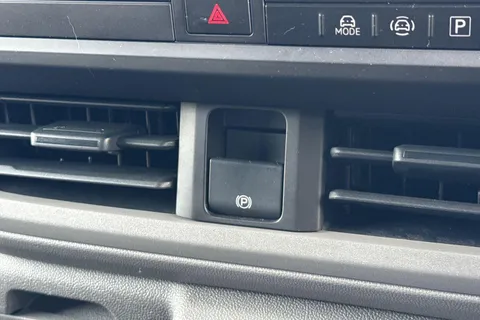 PN25OXZ Volkswagen Transporter 2.0 TDI 150 Commerce Plus Van Thumbnail #30