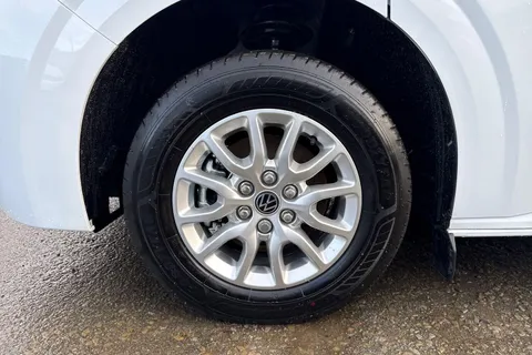 PJ75WBV Volkswagen Transporter 2.0 TDI 110 Commerce Pro Van Thumbnail #23