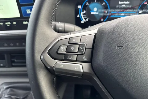 PJ75WBV Volkswagen Transporter 2.0 TDI 110 Commerce Pro Van Thumbnail #26