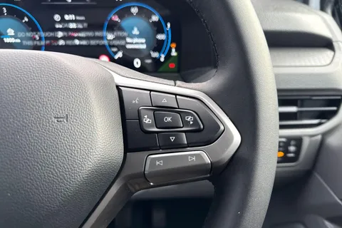 PJ75WBV Volkswagen Transporter 2.0 TDI 110 Commerce Pro Van Thumbnail #27