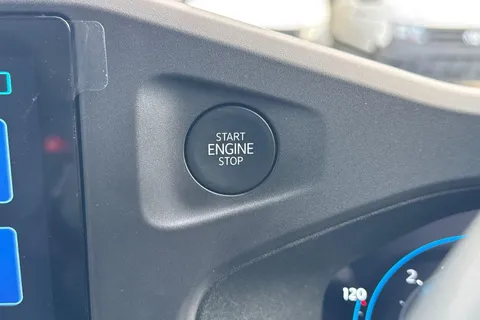 PJ75WBV Volkswagen Transporter 2.0 TDI 110 Commerce Pro Van Thumbnail #29