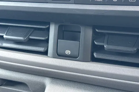 PJ75WBV Volkswagen Transporter 2.0 TDI 110 Commerce Pro Van Thumbnail #30