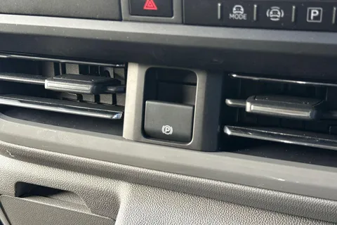 PJ75YDH Volkswagen Transporter 2.0 TDI 110 Commerce Pro Van Thumbnail #31