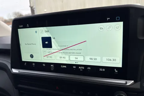 PJ75WBV Volkswagen Transporter 2.0 TDI 110 Commerce Pro Van Thumbnail #31