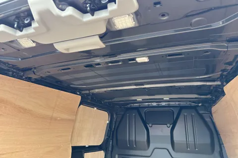 PJ75ELV Volkswagen Transporter 2.0 TDI 110 Commerce Pro Van Thumbnail #40