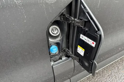 PJ75ELV Volkswagen Transporter 2.0 TDI 110 Commerce Pro Van Thumbnail #41