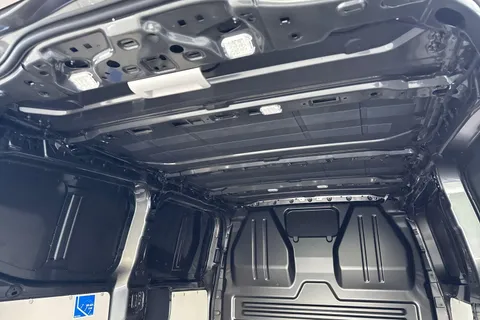 PF75AUV Volkswagen Transporter 2.0 TDI 170 Commerce Pro Van Auto Thumbnail #40