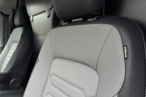 BT75EOV Volkswagen Transporter 2.0 TDI 150 Commerce Pro Van Thumbnail #13