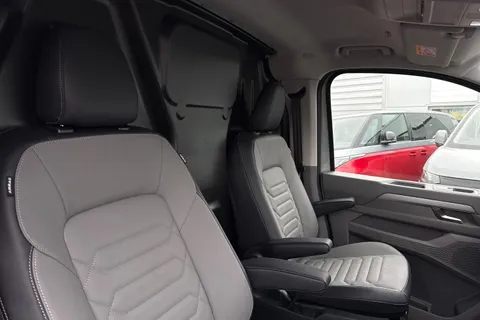 BT75EVL Volkswagen Transporter 2.0 TDI 150 Commerce Pro Van Thumbnail #20