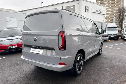 BT75EVH Volkswagen Transporter 2.0 TDI 150 Commerce Pro Van Thumbnail #28