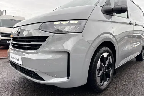 BT75EVL Volkswagen Transporter 2.0 TDI 150 Commerce Pro Van Thumbnail #24