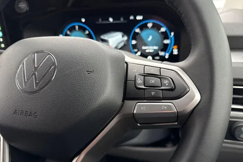 BT75EVH Volkswagen Transporter 2.0 TDI 150 Commerce Pro Van Thumbnail #54