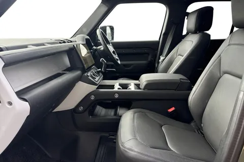  Land Rover Defender 3.0 D250 X-Dynamic HSE 110 5dr Auto Thumbnail #6