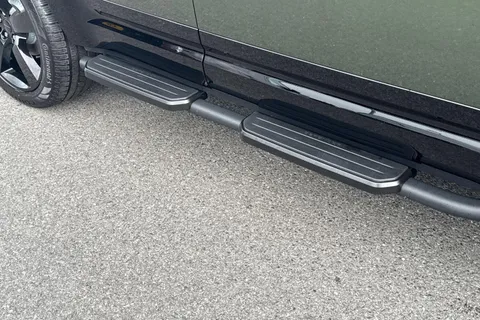  Land Rover Defender 3.0 D250 X-Dynamic HSE 110 5dr Auto Thumbnail #28