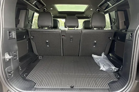  Land Rover Defender 3.0 D250 X-Dynamic HSE 110 5dr Auto Thumbnail #31