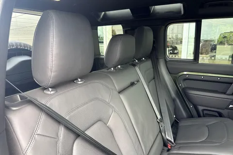  Land Rover Defender 3.0 D250 X-Dynamic HSE 110 5dr Auto Thumbnail #34