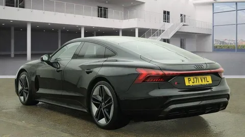 PJ71VYL Audi RS e-tron GT 475kW Quattro 93kWh Carbon Vorsprung 4dr Auto Thumbnail #3