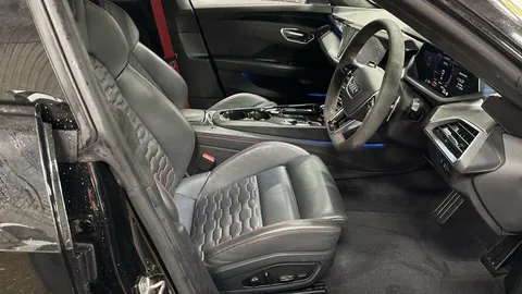 PJ71VYL Audi RS e-tron GT 475kW Quattro 93kWh Carbon Vorsprung 4dr Auto Thumbnail #8