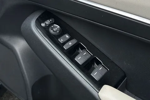 MT71YUU Honda HR-V 1.5 eHEV Advance Style 5dr CVT Thumbnail #23