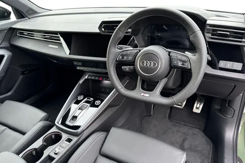  Audi A3 1.5 TFSI Black Edition S Tronic Euro 6 (s/s) 4dr Thumbnail #14