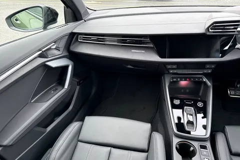  Audi A3 1.5 TFSI Black Edition S Tronic Euro 6 (s/s) 4dr Thumbnail #20