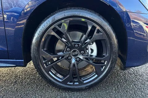 LR75CKU Audi A3 Black Edition 40 TFSI e  204 PS S tronic Thumbnail #12