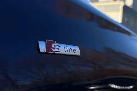 LR75CKU Audi A3 Black Edition 40 TFSI e  204 PS S tronic Thumbnail #32