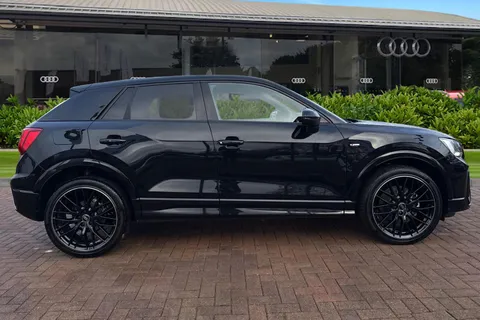 KO25VFU Audi Q2 Black Edition 35 TFSI  150 PS S tronic Thumbnail #4