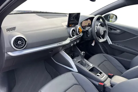 KO25VFU Audi Q2 Black Edition 35 TFSI  150 PS S tronic Thumbnail #9