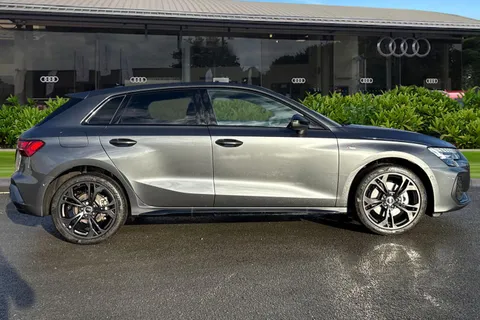 LR75CYG Audi A3 40 TFSI e Black Edition 5dr S Tronic Thumbnail #4