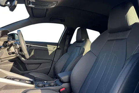 LR75CYG Audi A3 40 TFSI e Black Edition 5dr S Tronic Thumbnail #16