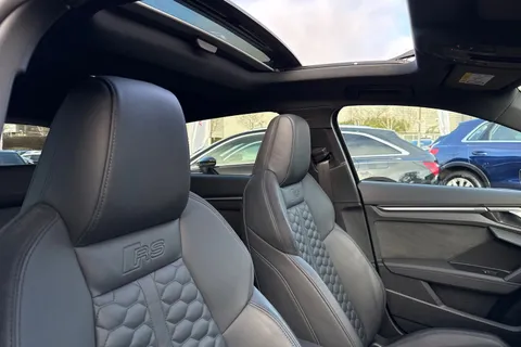 24 of 66 for Audi RS 3 RS 3 Sportback Vorsprung 400 PS S tronic