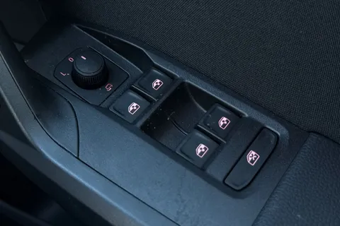 32 of 41 for SEAT Arona 1.0 TSI FR DSG Euro 6 (s/s) 5dr