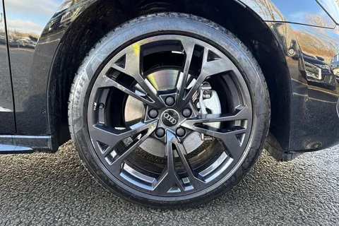 LR75EBN Audi A3 1.5 TFSI e 204 Black Edition 5dr S Tronic Thumbnail #23