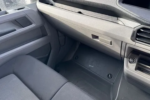 DG25EKO Volkswagen Crafter 2.0 TDI 140PS Commerce High Roof Van Thumbnail #19