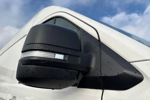 DG25EKO Volkswagen Crafter 2.0 TDI 140PS Commerce High Roof Van Thumbnail #25