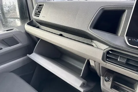 DG25EKO Volkswagen Crafter 2.0 TDI 140PS Commerce High Roof Van Thumbnail #34