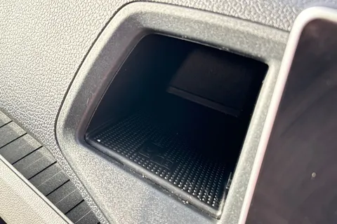 DG25EKO Volkswagen Crafter 2.0 TDI 140PS Commerce High Roof Van Thumbnail #36