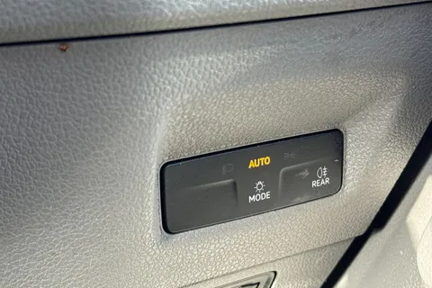 DG25EKO Volkswagen Crafter 2.0 TDI 140PS Commerce High Roof Van Thumbnail #44