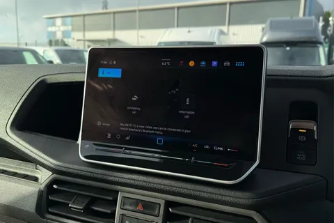 DG25EKO Volkswagen Crafter 2.0 TDI 140PS Commerce High Roof Van Thumbnail #47