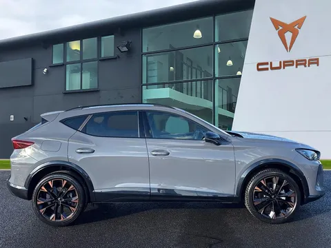 KY75FMM CUPRA Formentor 1.5 eTSI 150 V3 5dr DSG, **DELIVERY MILEAGE** Thumbnail #3