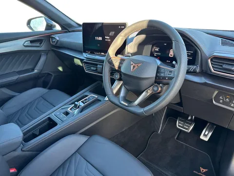 KY75FMM CUPRA Formentor 1.5 eTSI 150 V3 5dr DSG, **DELIVERY MILEAGE** Thumbnail #7