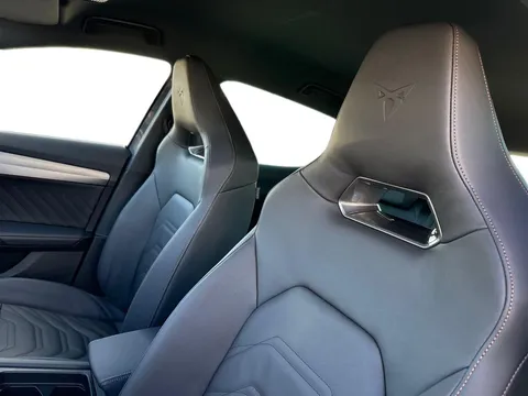 KY75FMM CUPRA Formentor 1.5 eTSI 150 V3 5dr DSG, **DELIVERY MILEAGE** Thumbnail #10